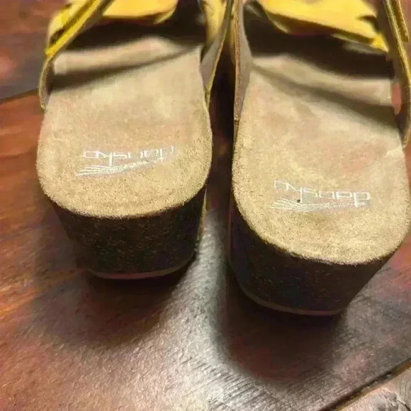 Dansko Susie Mango Yellow Leather Wedge Sandals Sz 40 (US 9.5 -10) - Picture 2 of 4